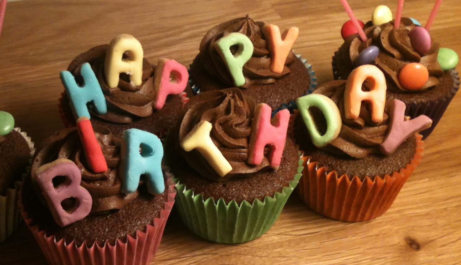 happy-birthday-cupcakes1.jpg